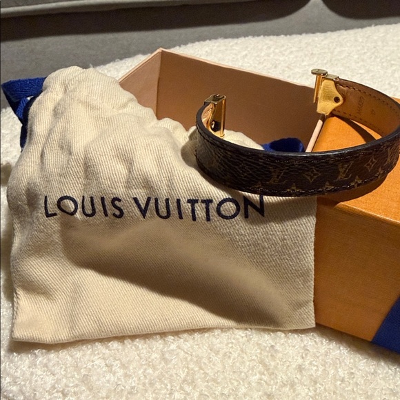 Louis Vuitton Dark Brown Bracelet with Gold Clasp - Picture 4 of 5